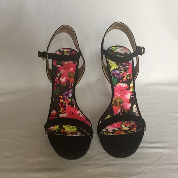 Black suede strappy heels - size 8 - never worn - Picture 7 of 7